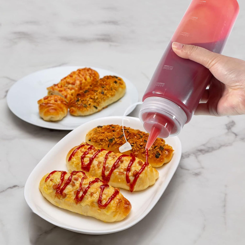 Condiment Squeeze Bottles Ketchup Dispenser 2PCS 24 oz Plastic Sauce Squirt Bottle with Cap Lids, Pancake Squirt Bottles for Sauces Liquids Mustard BBQ Dressing Pancake Art