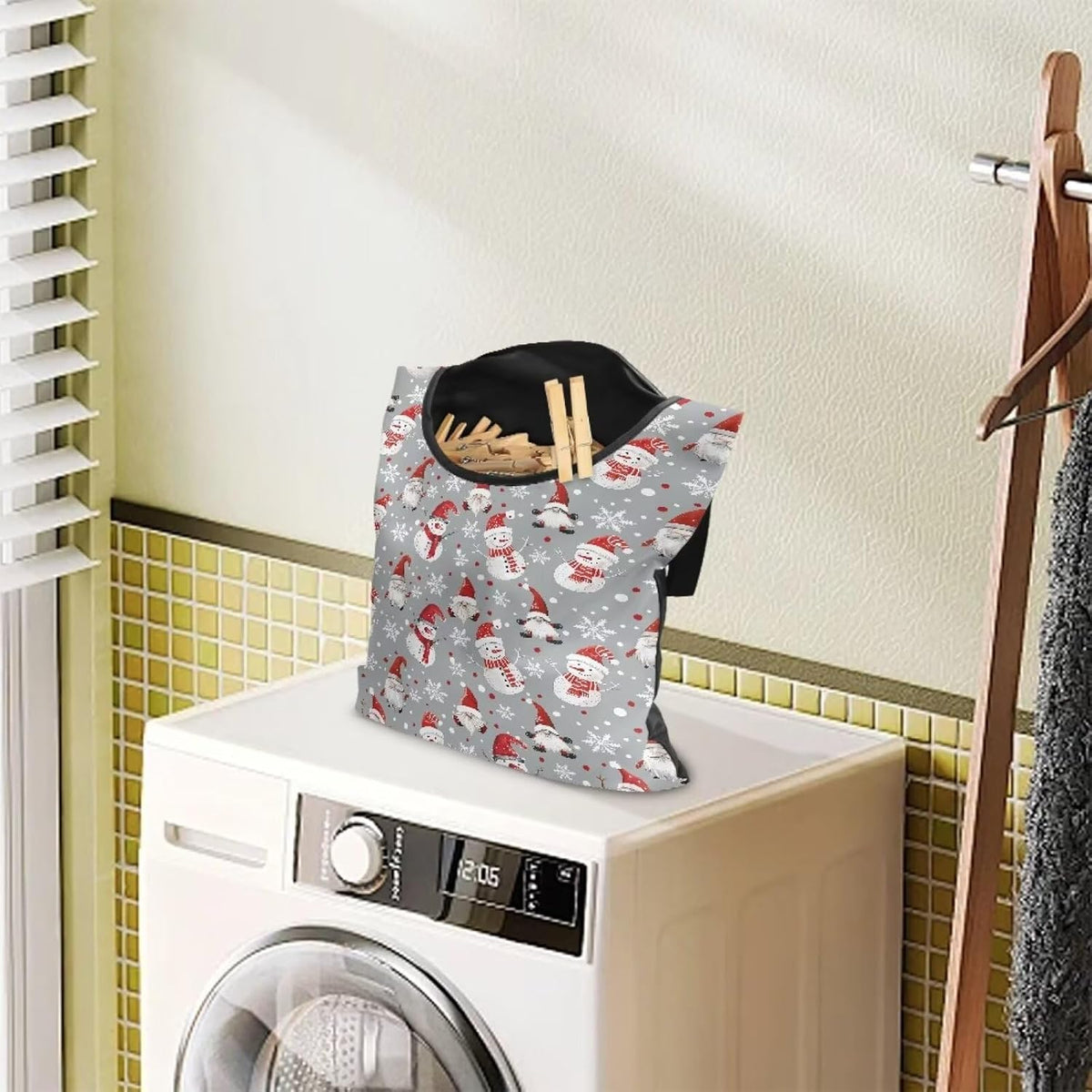 Cute Snowman Large Capacity 14.5 x 12 Inch Clothespin Bag with Hanging Hook Waterproof Clothes Pin Hanging Bag Clothespin Storage Organizer with Large Opening