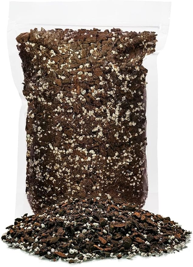 Premium Organic Growing Medium by Gardenera - Harness The Power of Nature for Remarkable Plant Results - 5 QUARTS